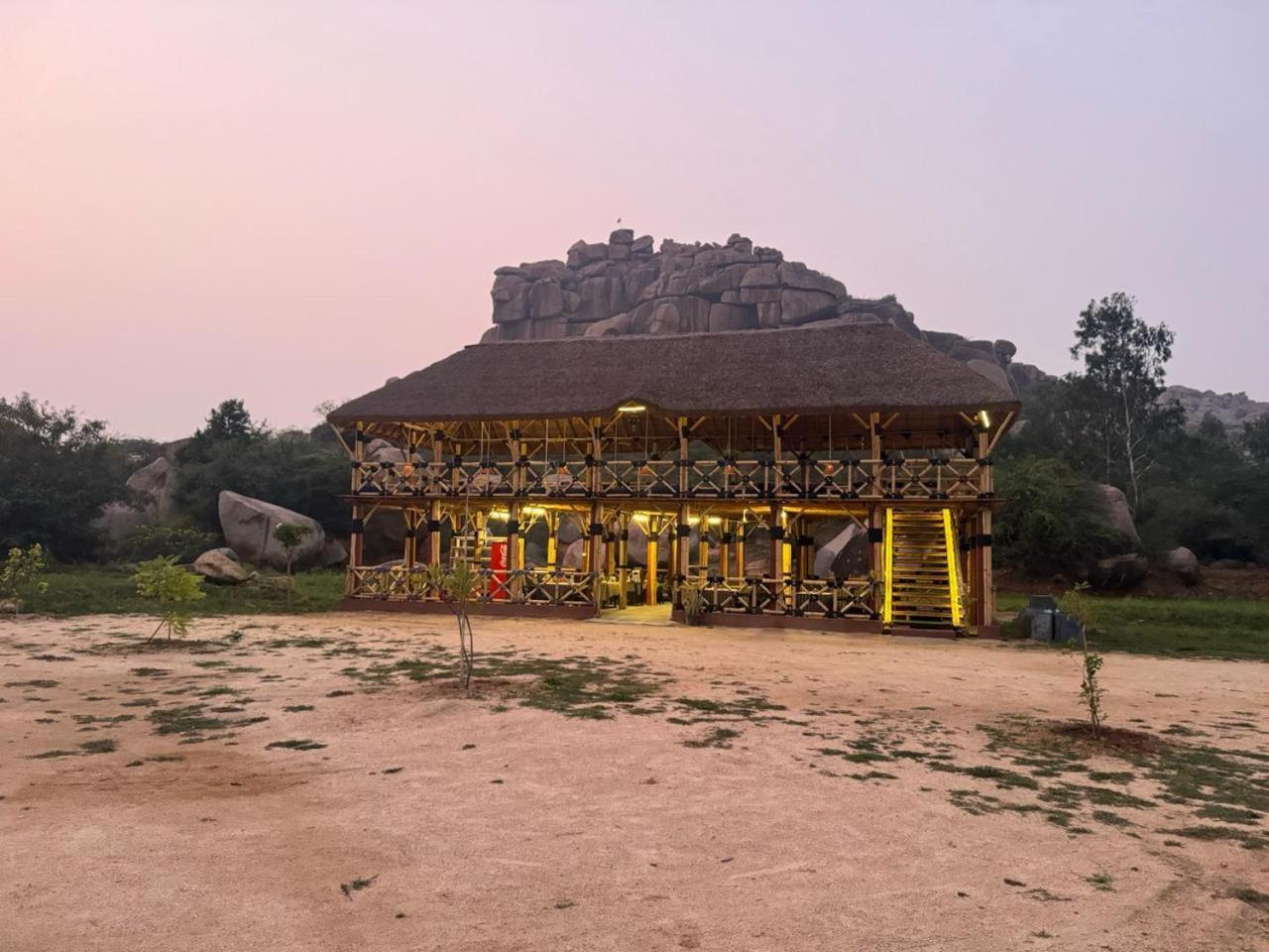 Hill Stone View Hampi Hotel Buitenkant foto