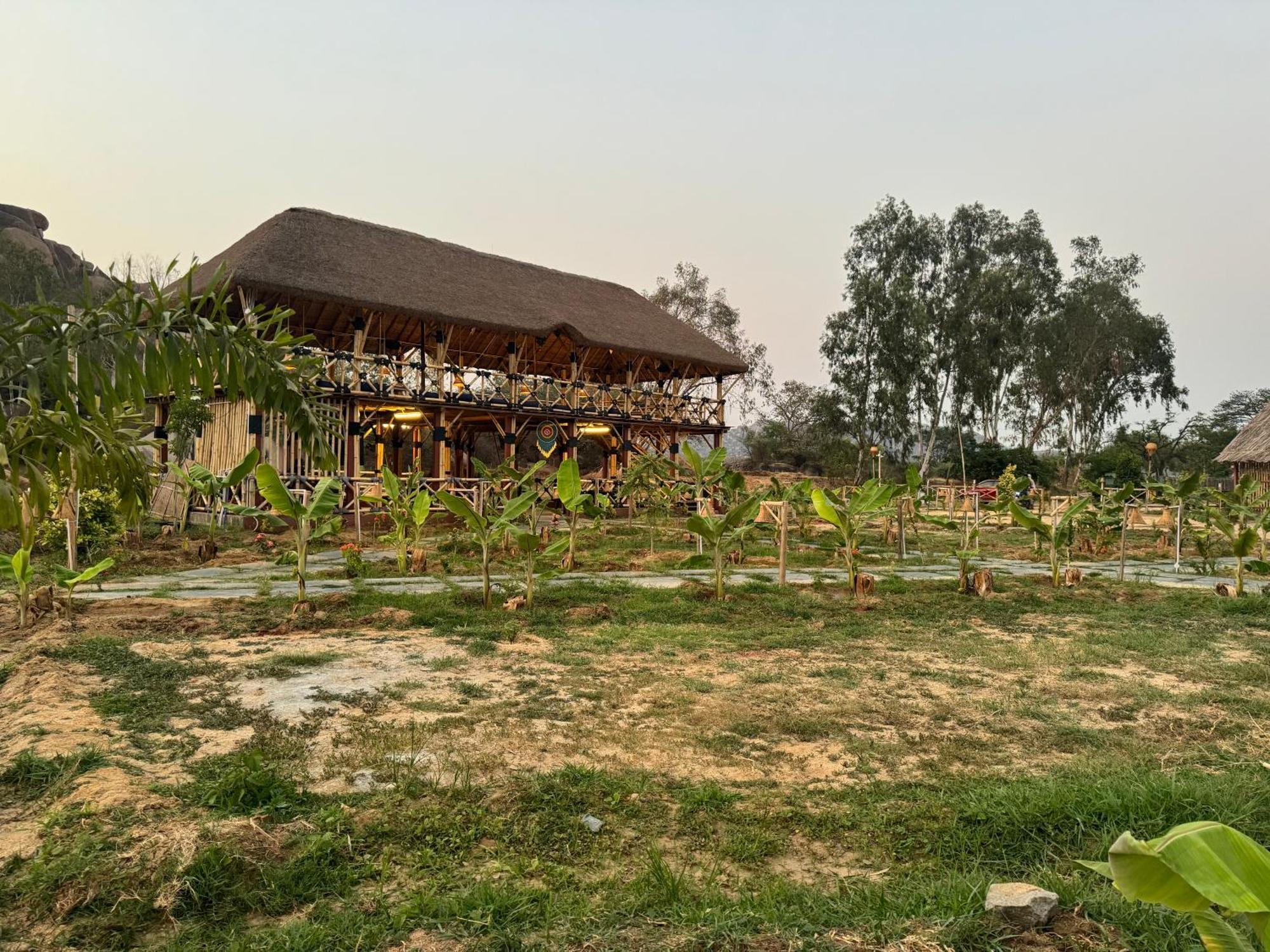 Hill Stone View Hampi Hotel Buitenkant foto